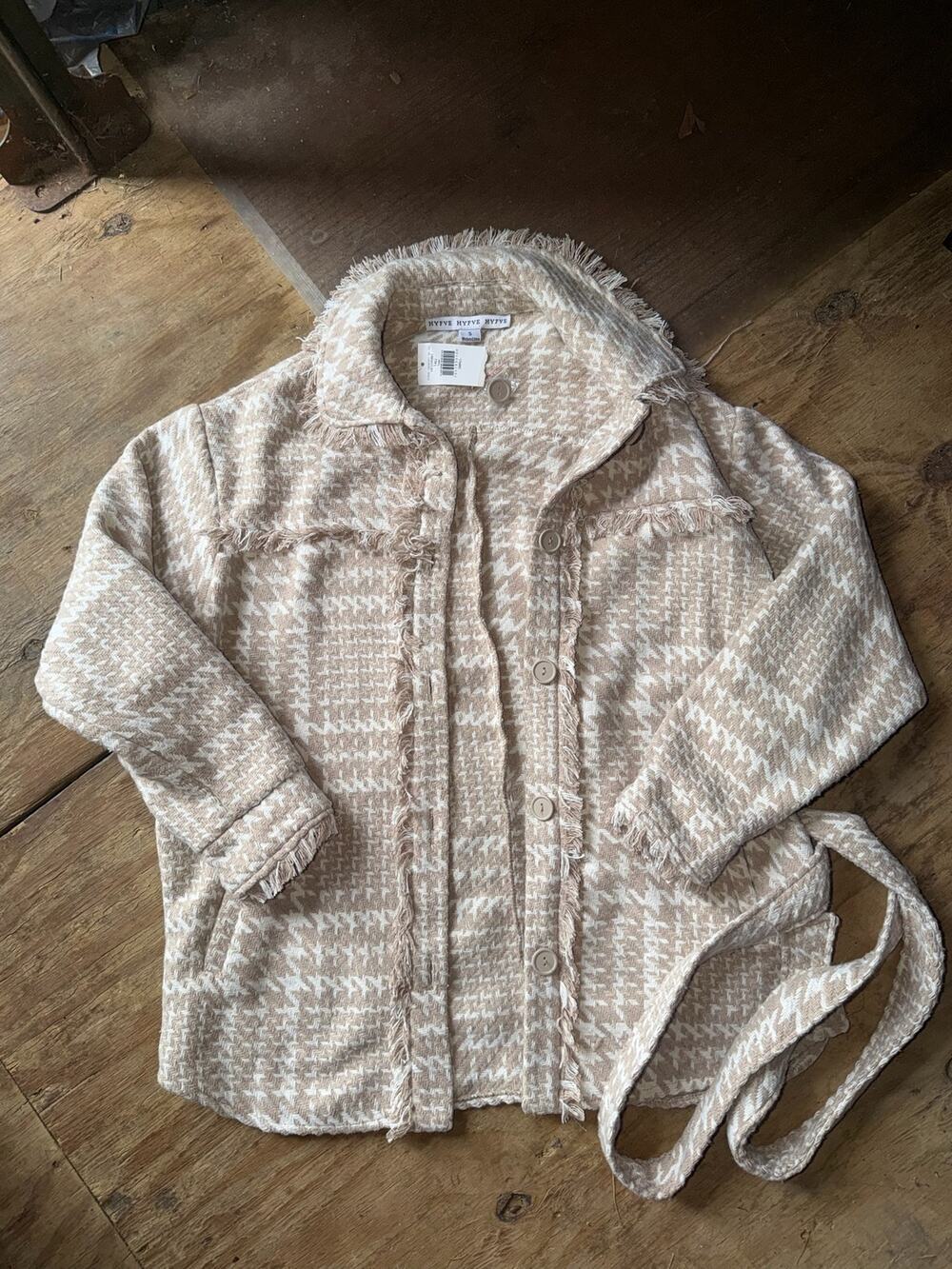small HYFVE houndstooth frayed shirt jacket (shacket)  NWT